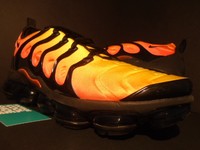 total orange vapormax plus